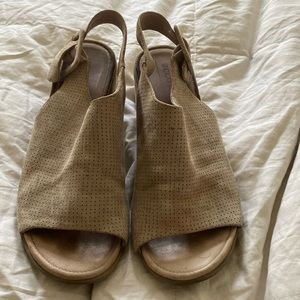 Everlane peep toe sandals